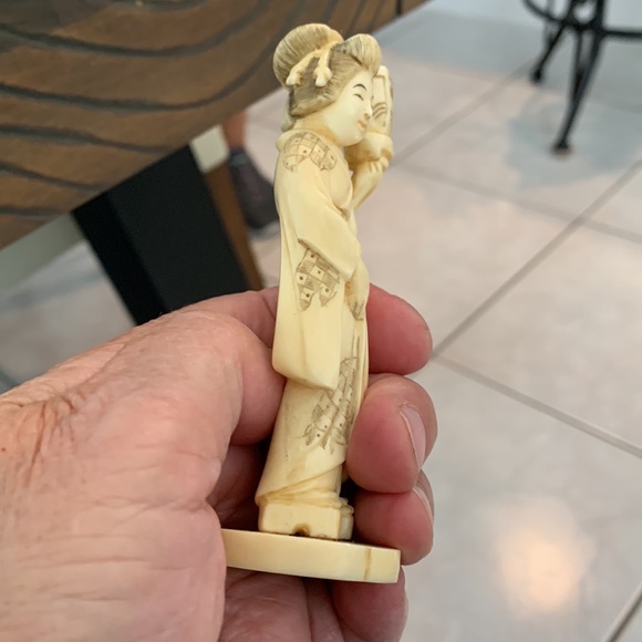Sold Japanese Geisha woman in Ivory or bone - Picture 4 of 6